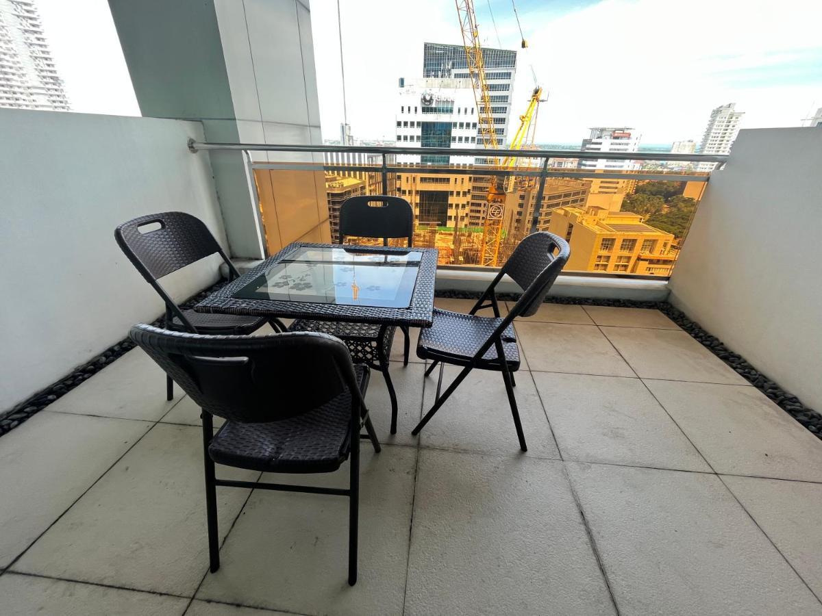 Appleone Ayala Condo With Balcony Cebu Stadt Exterior foto